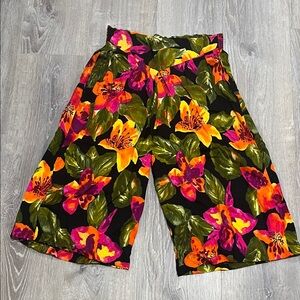 Vintage Hawaiian Pattern Gauchos